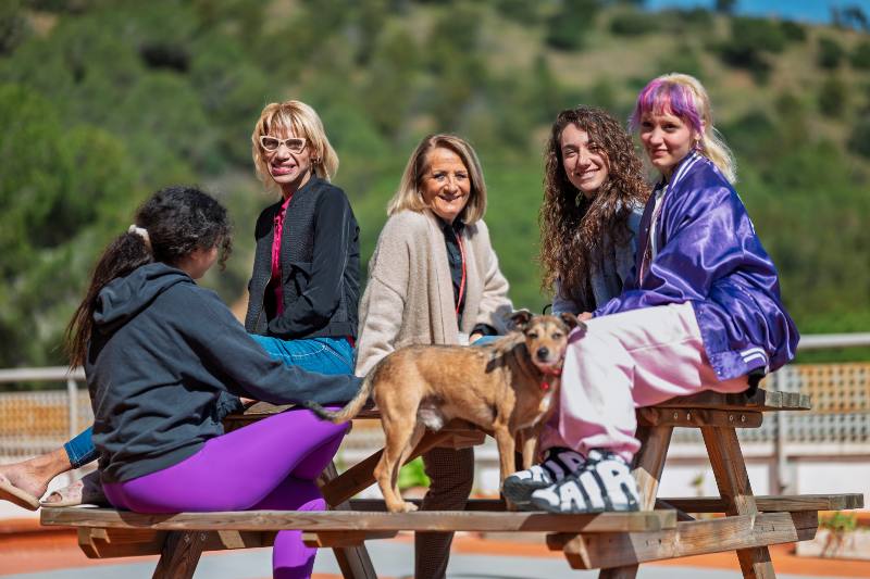 Un grupo de mujeres del CRI La Llavor